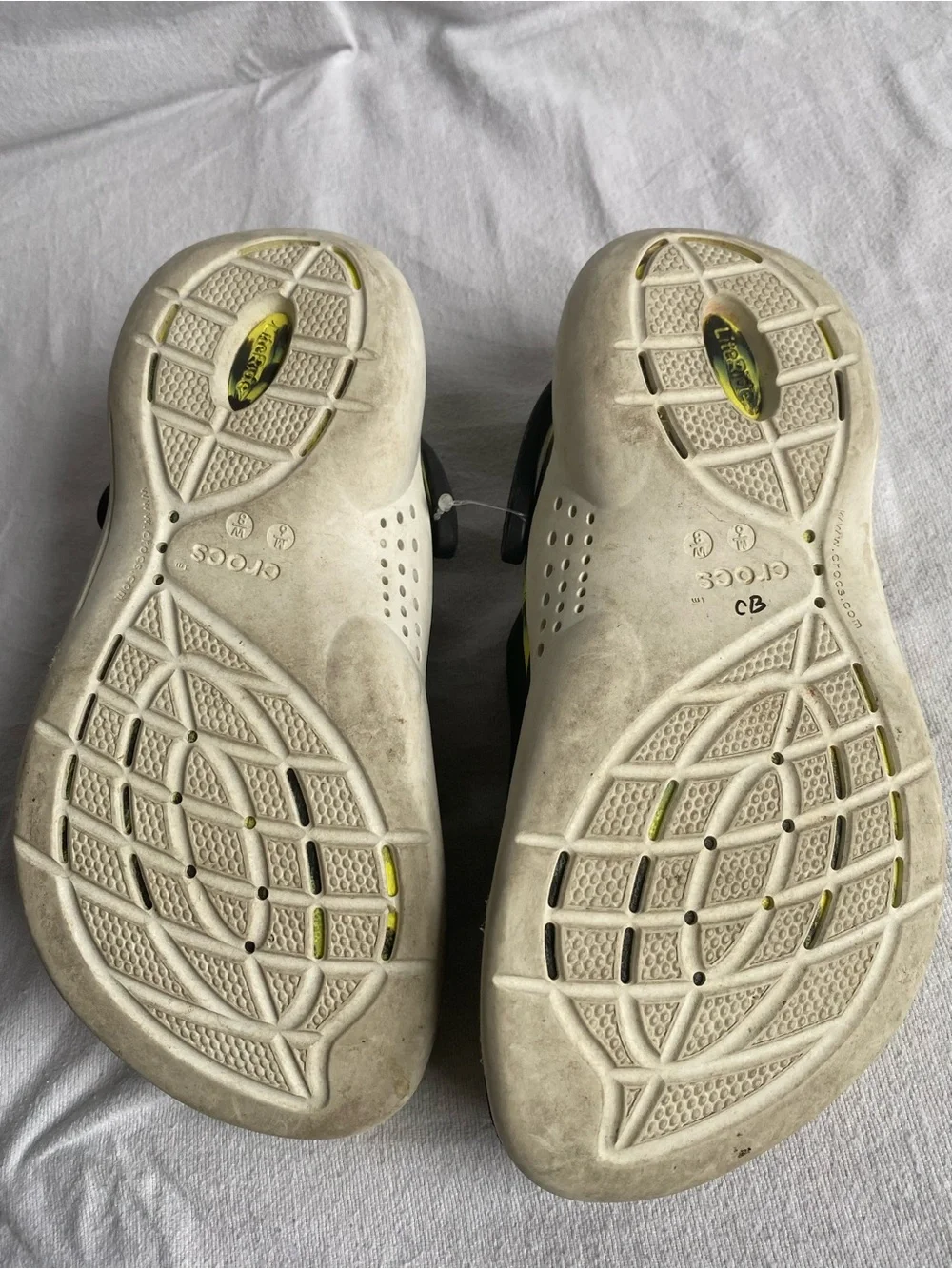 CROCS LiteRide 360 Marbled Clog in Black and Neon Yellow
